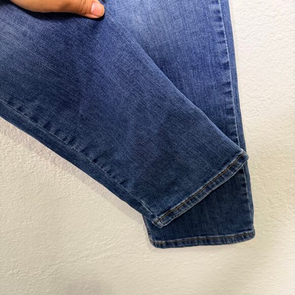 Wrangler Mens Jeans Size 31 Dark Wash Denim Blue Slim Straight Causal - Picture 11 of 12